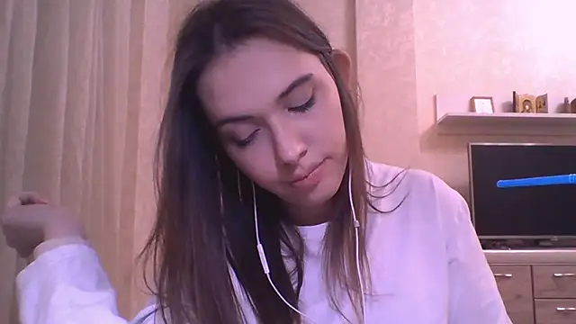 CeyaLier online show from December 21, 2025, 9:04 pm