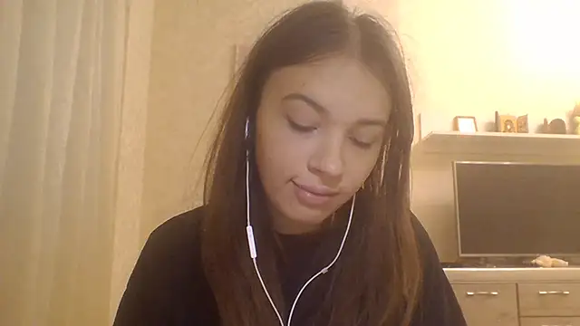 CeyaLier online show from October 12, 2025, 2:07 pm