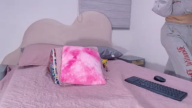 lu mystic online show from February 15, 2026, 2:34 am