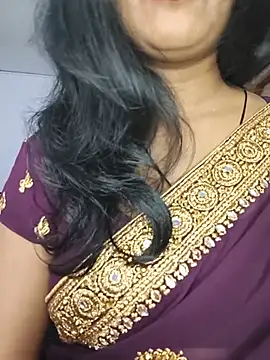 Snapshot of Janu-hasena chatting on July 17, 2026, 5:43 pm Janu-hasena online show from July 17, 2026, 5:43 pm