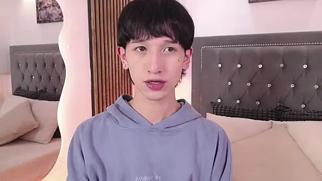 Snapshot of Emo_Boy_ chatting on June 1, 2026, 8:30 pm Emo Boy online show from June 1, 2026, 8:30 pm