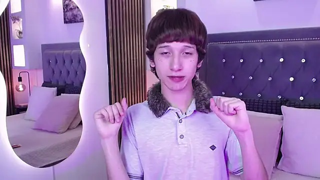 Snapshot of Emo_Boy_ chatting on May 11, 2026, 8:39 pm Emo Boy online show from May 11, 2026, 8:39 pm