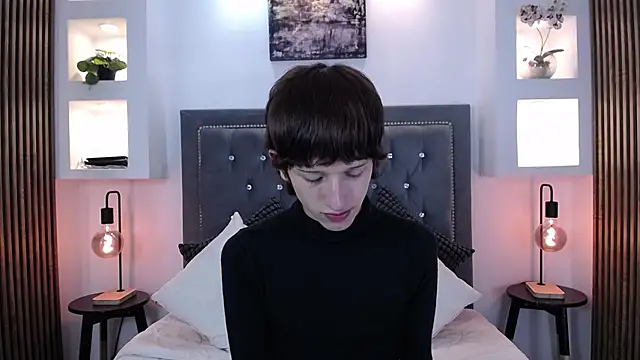 Emo Boy  online show from March 12, 2026, 8:24 pm