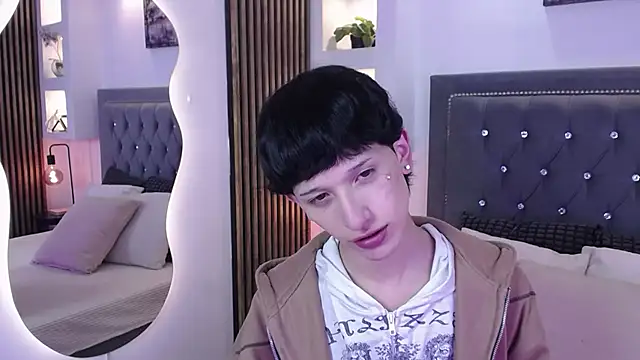 Snapshot of Emo_Boy_ chatting on May 22, 2026, 8:40 pm Emo Boy online show from May 22, 2026, 8:40 pm