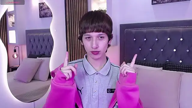 Snapshot of Emo_Boy_ chatting on May 8, 2026, 8:34 pm Emo Boy online show from May 8, 2026, 8:34 pm
