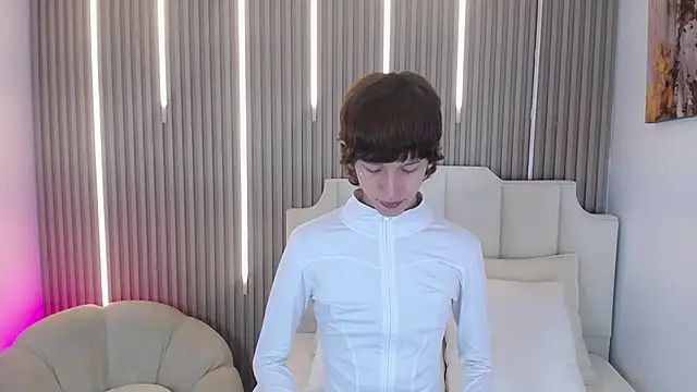 Emo Boy  online show from March 31, 2026, 3:36 pm