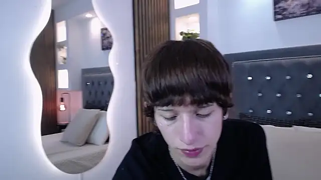 Emo Boy  online show from April 9, 2026, 8:26 pm