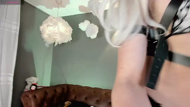 Snapshot of Oasis_Fairy chatting on November 16, 2025, 2:11 pm Oasis Fairy online show from November 16, 2025, 2:11 pm