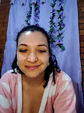 Snapshot of Miacollins12 chatting on October 14, 2025, 6:47 am Miacollins12 online show from October 14, 2025, 6:47 am
