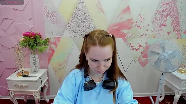 Snapshot of Vika_berry5 chatting on October 8, 2025, 9:00 am Vika berry5 online show from October 8, 2025, 9:00 am