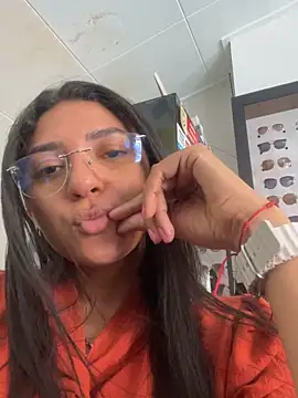 oralin online show from November 19, 2025, 1:44 pm