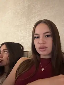 MayaGlow online show from October 21, 2025, 5:51 am