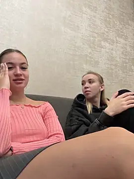 MayaGlow online show from October 13, 2025, 5:53 am