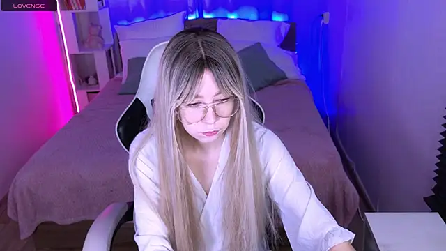 sofiisun online show from October 21, 2025, 2:33 am