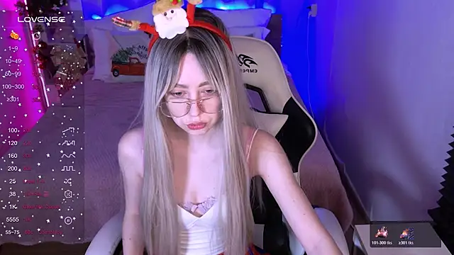 Snapshot of sofiisun chatting on December 22, 2025, 2:01 am sofiisun online show from December 22, 2025, 2:01 am