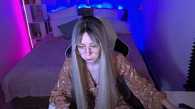 sofiisun online show from November 4, 2025, 2:04 am