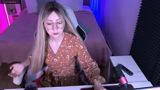 Snapshot of sofiisun chatting on October 8, 2025, 7:54 am sofiisun online show from October 8, 2025, 7:54 am