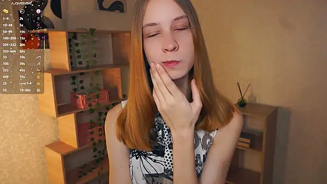 Snapshot of IveyColley chatting on November 24, 2025, 8:25 am IveyColley online show from November 24, 2025, 8:25 am