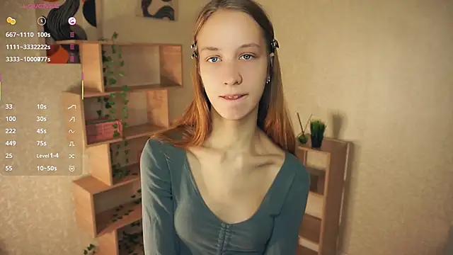 Snapshot of IveyColley chatting on October 28, 2025, 7:29 am IveyColley online show from October 28, 2025, 7:29 am