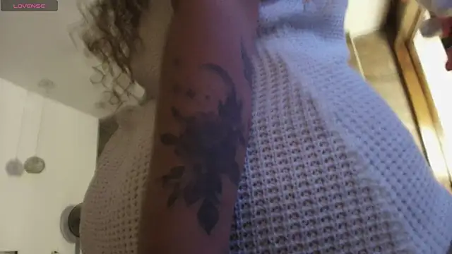 Snapshot of Rosee_smith_ chatting on May 30, 2026, 2:29 am Rosee smith online show from May 30, 2026, 2:29 am