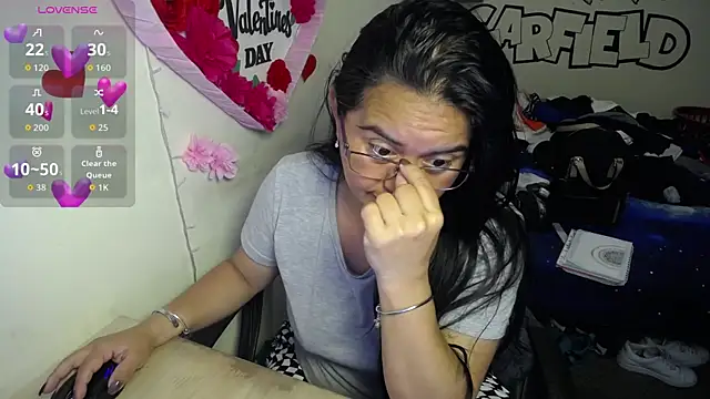 Miss  kendra  online show from April 3, 2026, 11:38 am