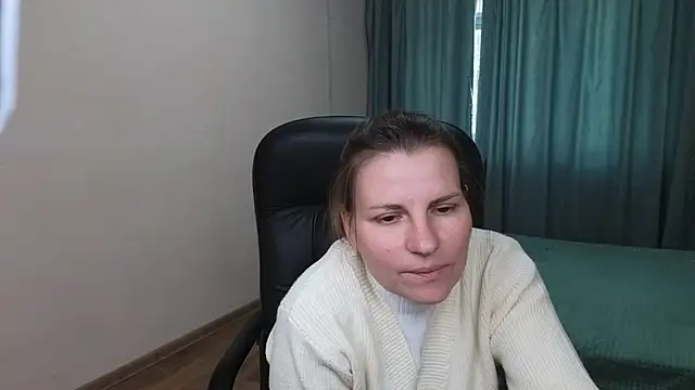 Snapshot of Mirabelle_Velvet chatting on October 16, 2025, 4:43 am Mirabelle Velvet online show from October 16, 2025, 4:43 am