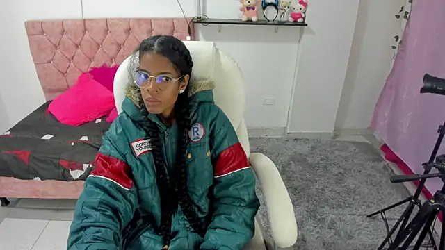 thianahorny online show from December 20, 2025, 11:24 am