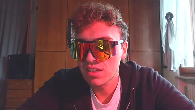 Snapshot of Kaeell chatting on November 7, 2025, 2:43 pm Kaeell online show from November 7, 2025, 2:43 pm