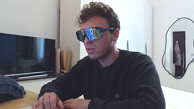 Snapshot of Kaeell chatting on November 12, 2025, 8:29 am Kaeell online show from November 12, 2025, 8:29 am