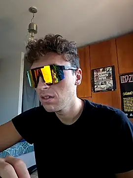 Snapshot of Kaeell chatting on October 14, 2025, 11:22 am Kaeell online show from October 14, 2025, 11:22 am