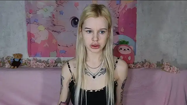 Snapshot of HoneyGold_ chatting on February 28, 2026, 4:12 am HoneyGold online show from February 28, 2026, 4:12 am