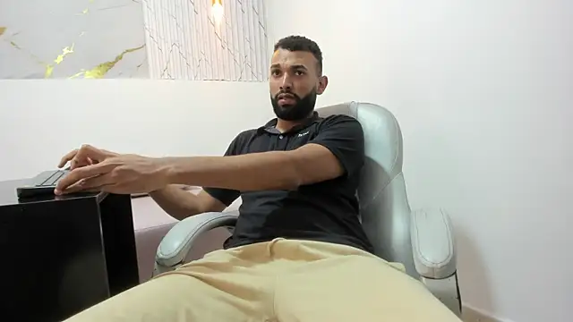 onlymen2025 online show from November 24, 2025, 8:09 pm