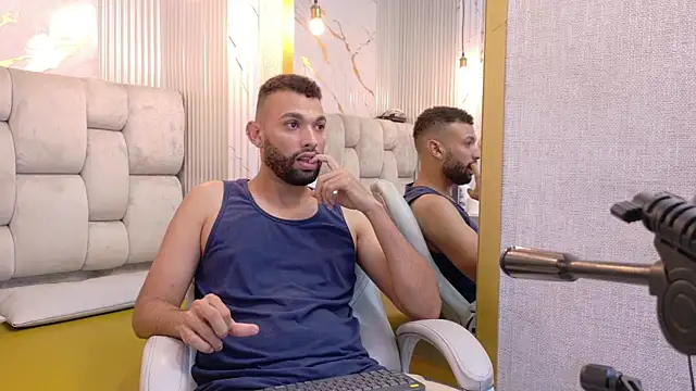 onlymen2025 online show from October 30, 2025, 7:44 pm