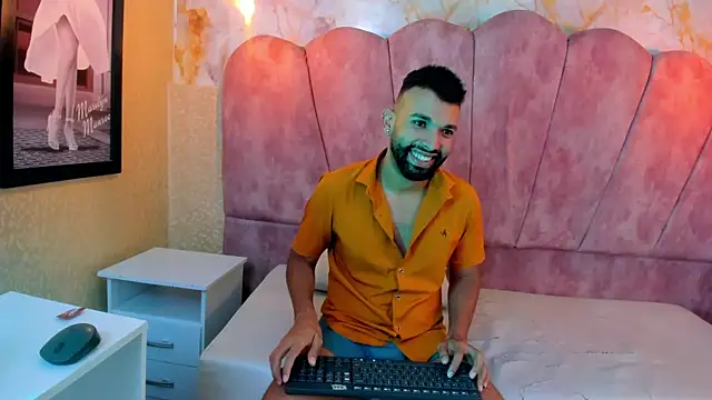 onlymen2025 online show from October 10, 2025, 11:55 am