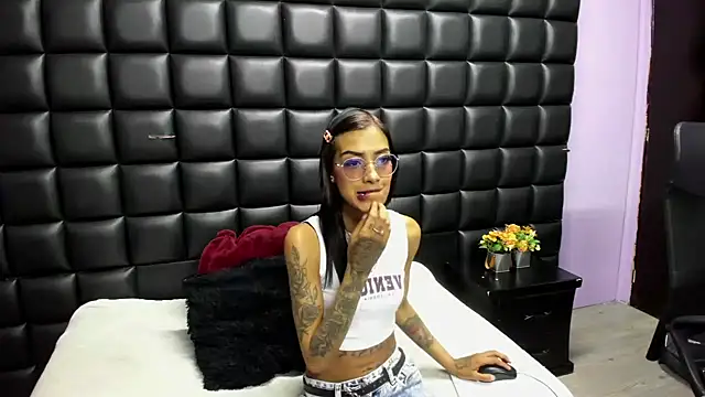 KarlaSlutSkinny   online show from October 9, 2025, 2:50 pm