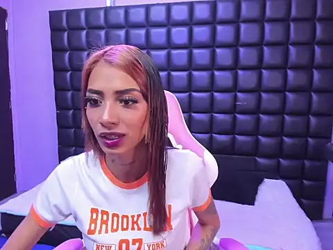 KarlaSlutSkinny   online show from November 21, 2025, 2:49 pm