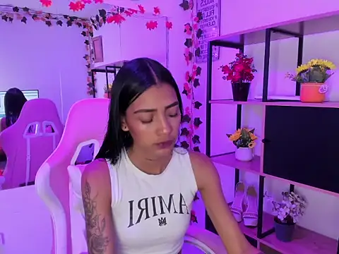 Snapshot of KarlaSlutSkinny__ chatting on February 9, 2026, 9:13 pm KarlaSlutSkinny online show from February 9, 2026, 9:13 pm