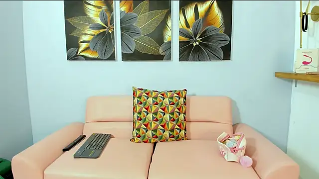 daniella molina1 online show from October 10, 2025, 1:56 pm