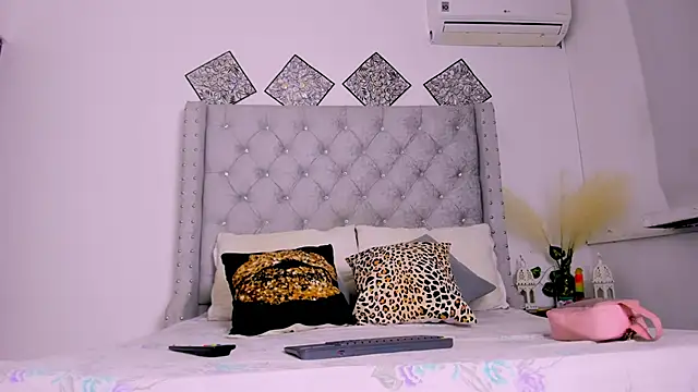 Snapshot of ChocoBunny1 chatting on October 14, 2025, 3:29 am ChocoBunny1 online show from October 14, 2025, 3:29 am