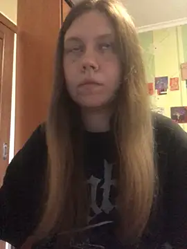 LunaVirelle online show from May 23, 2026, 3:22 pm