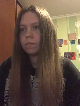 LunaVirelle online show from April 14, 2026, 8:03 pm