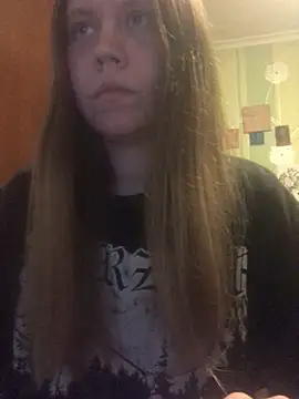 LunaVirelle online show from April 13, 2026, 5:17 pm