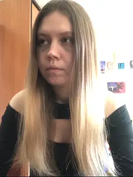 LunaVirelle online show from February 10, 2026, 10:03 am