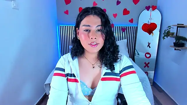 Snapshot of Little_Alli chatting on February 13, 2026, 1:05 am Little Alli online show from February 13, 2026, 1:05 am