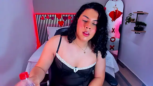 Snapshot of Little_Alli chatting on February 15, 2026, 12:55 am Little Alli online show from February 15, 2026, 12:55 am