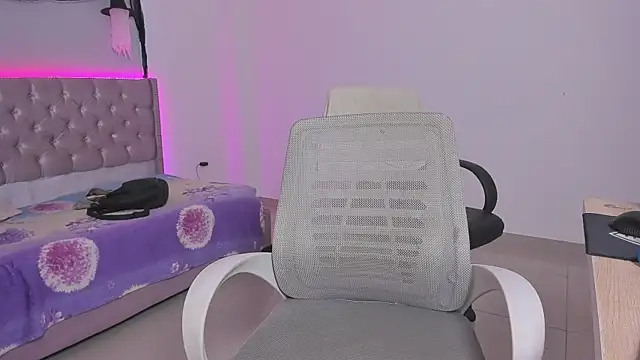 beiby glow online show from November 2, 2025, 4:23 pm