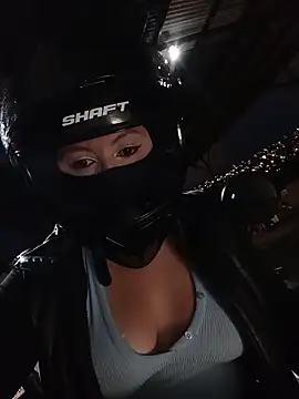 Scarlet Aura online show from November 5, 2025, 11:08 pm