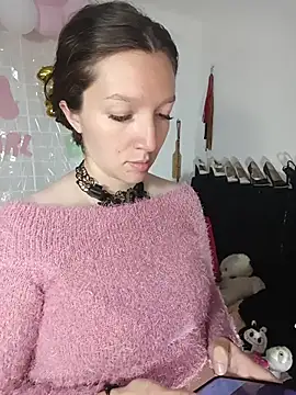 Lucy colee online show from April 7, 2026, 2:41 pm