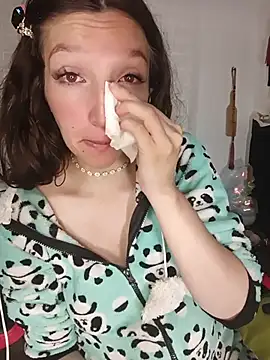 Lucy colee online show from March 31, 2026, 6:43 pm