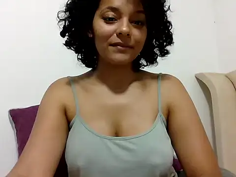 mariacamilagg online show from December 21, 2025, 12:46 am